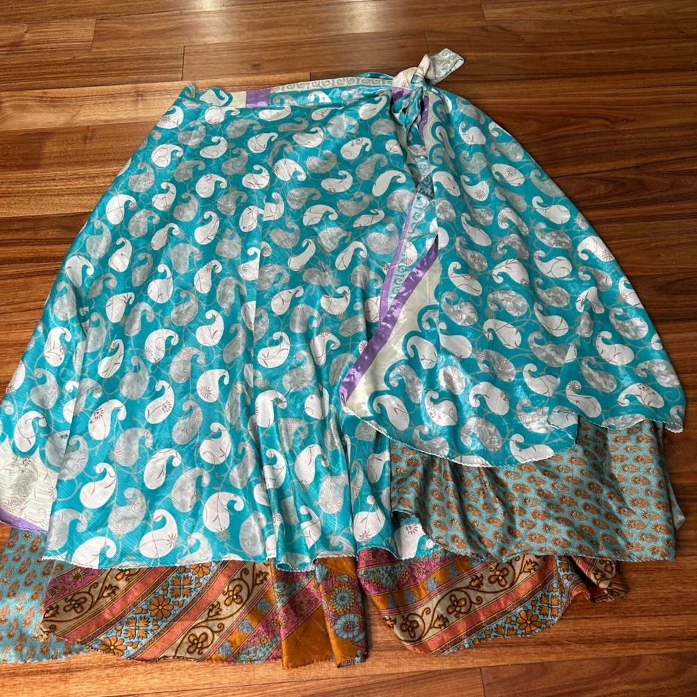 Vintage Silk Sari Wrap Skirt indie Paisley Floral Boho Maxi unique - Picture 4 of 7